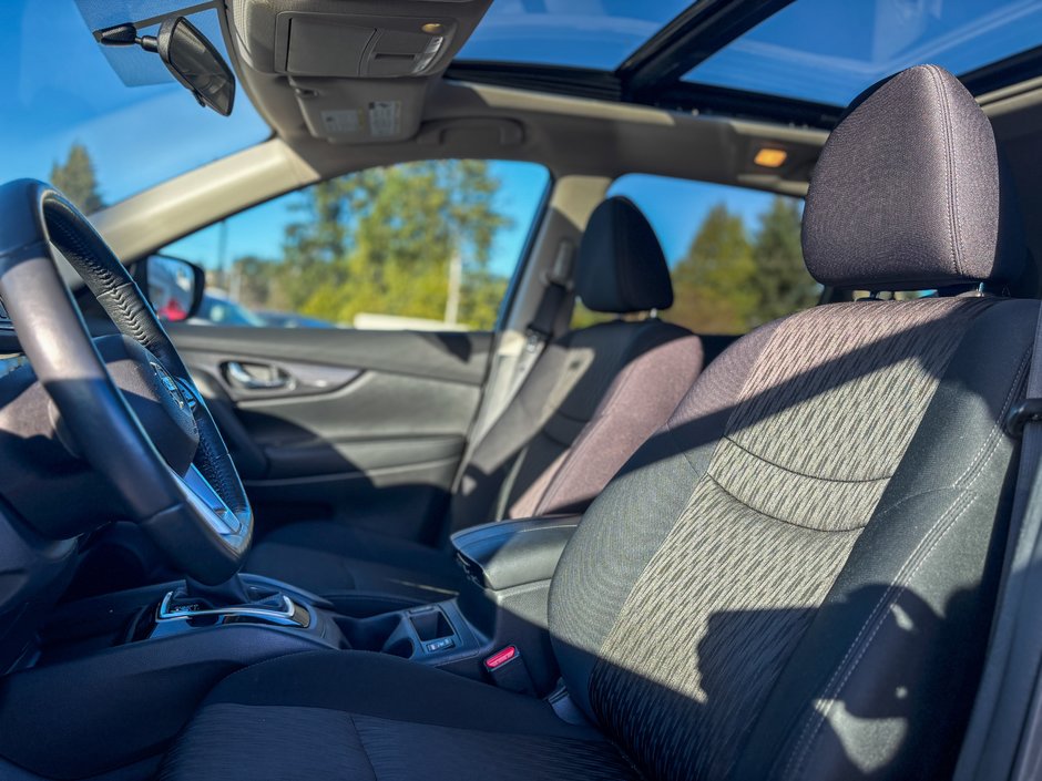 2017 Nissan Rogue SV-15