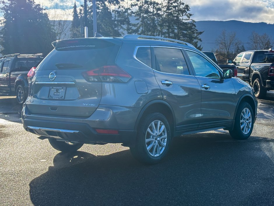 2017 Nissan Rogue SV-5