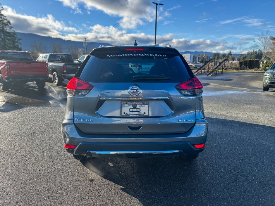 2017 Nissan Rogue SV-4