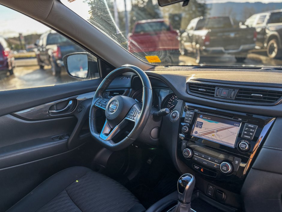 2017 Nissan Rogue SV-13