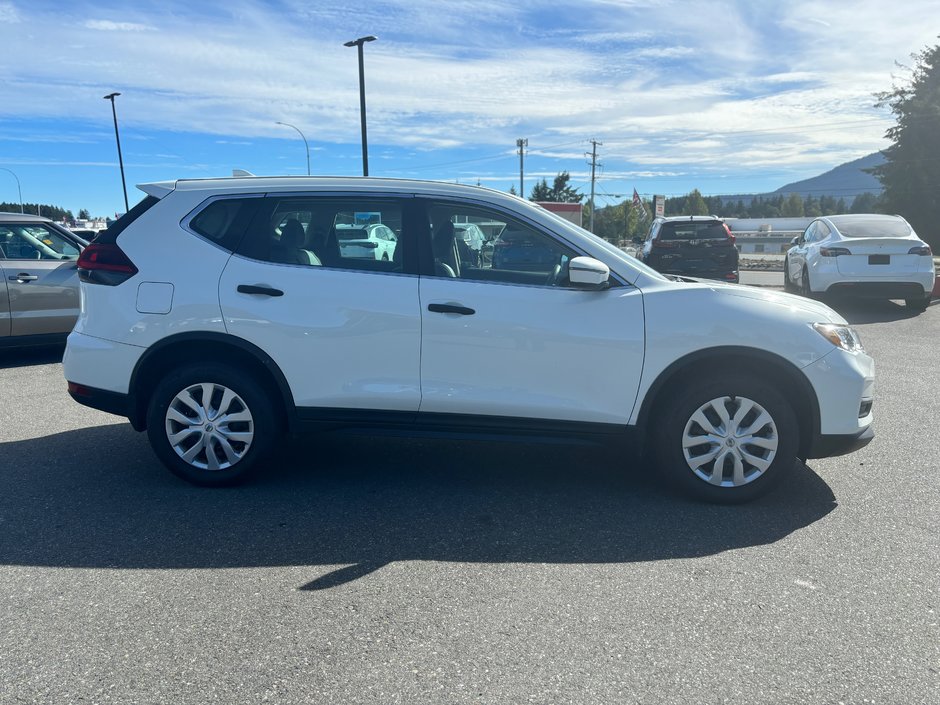 2019 Nissan Rogue S-7