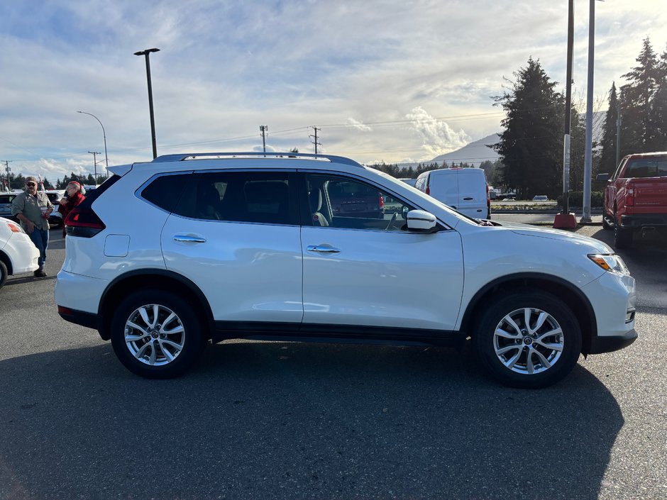 2020 Nissan Rogue SV AWD-7