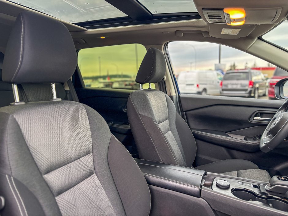 2024 Nissan Rogue SV Moonroof-11