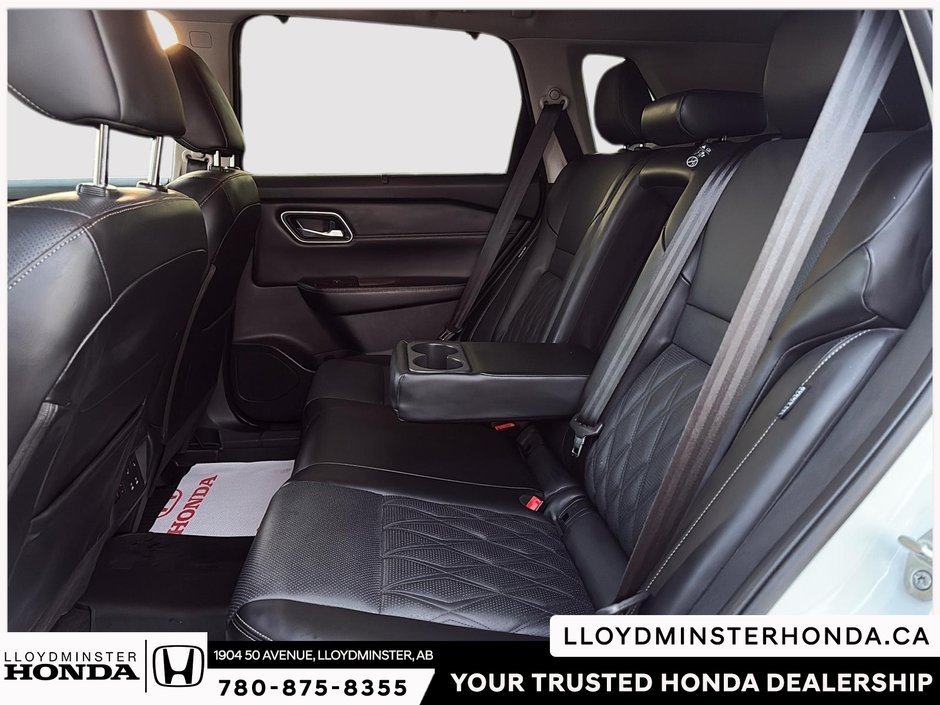 2025 Nissan Rogue Platinum-9