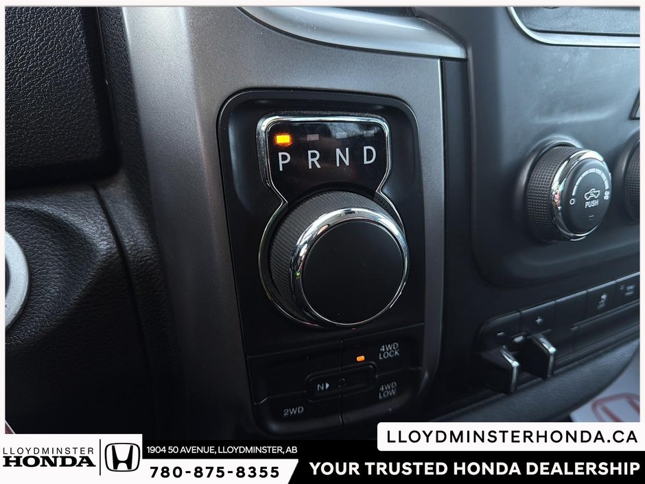 2023 Ram 1500 Classic SLT-18