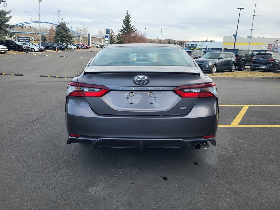 2022 Toyota Camry SE-2