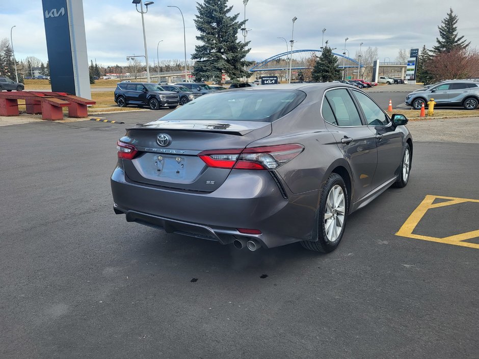 2022 Toyota Camry SE-3