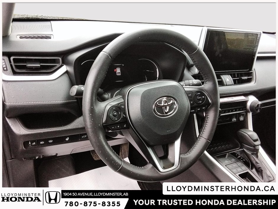 2024 Toyota RAV4 XLE-17