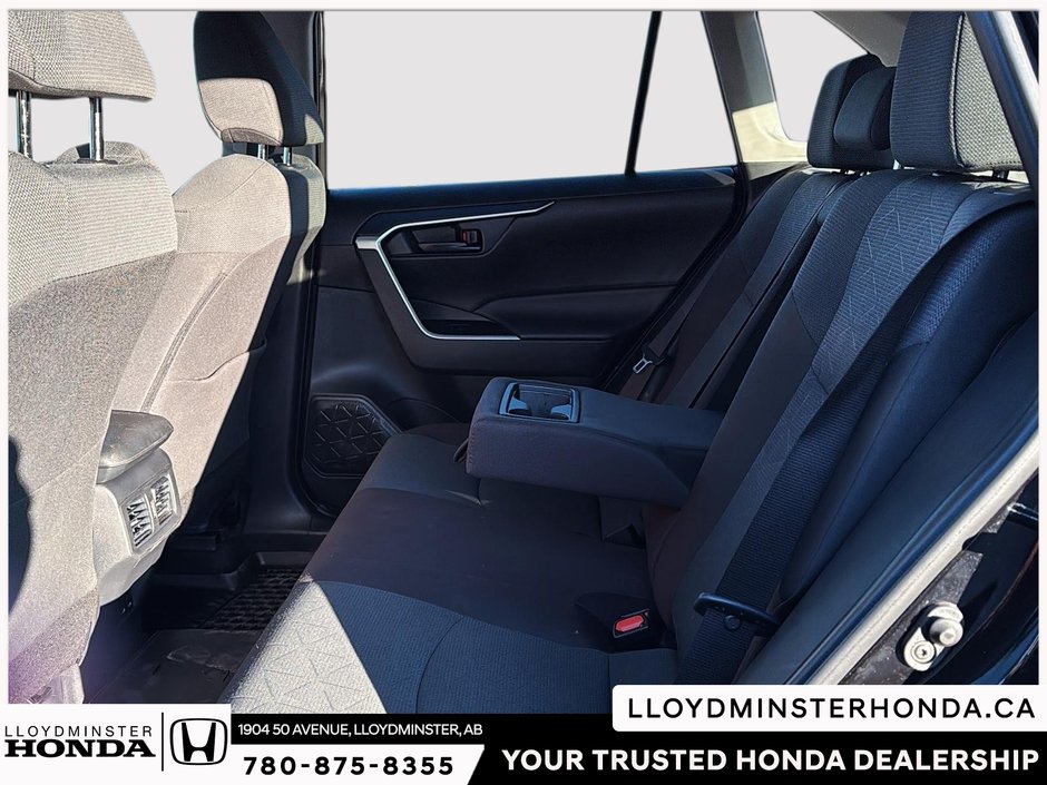 2025 Toyota RAV4 LE-9