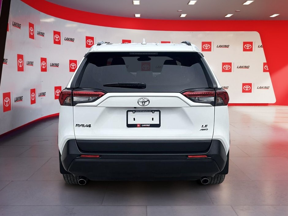 Toyota RAV4 LE AWD 2021-4