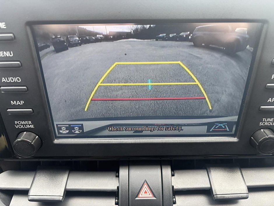 Toyota RAV4 LE AWD 2021-16