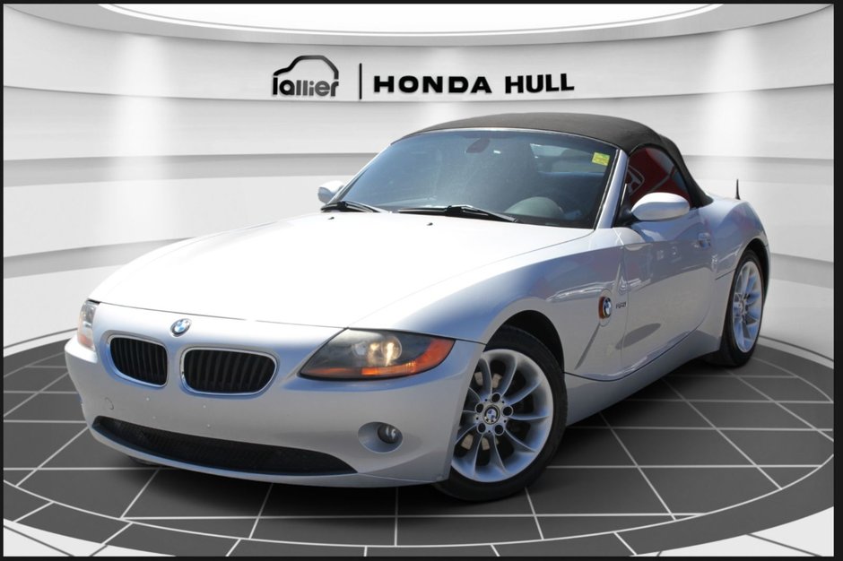 2004 BMW Z4 2.5i Roadster in Montréal, Quebec