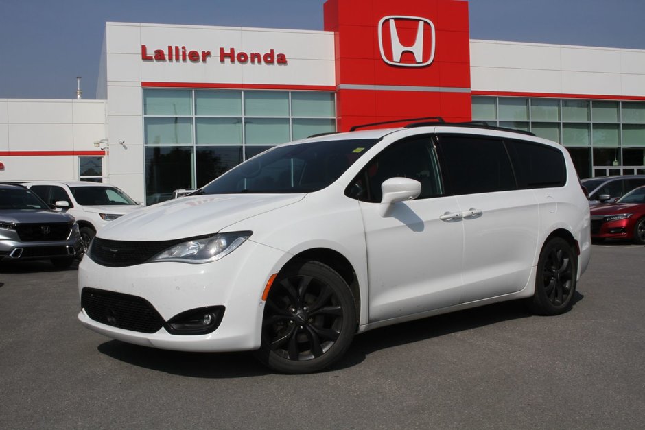 2019 Chrysler Pacifica Touring Plus in Gatineau, Quebec