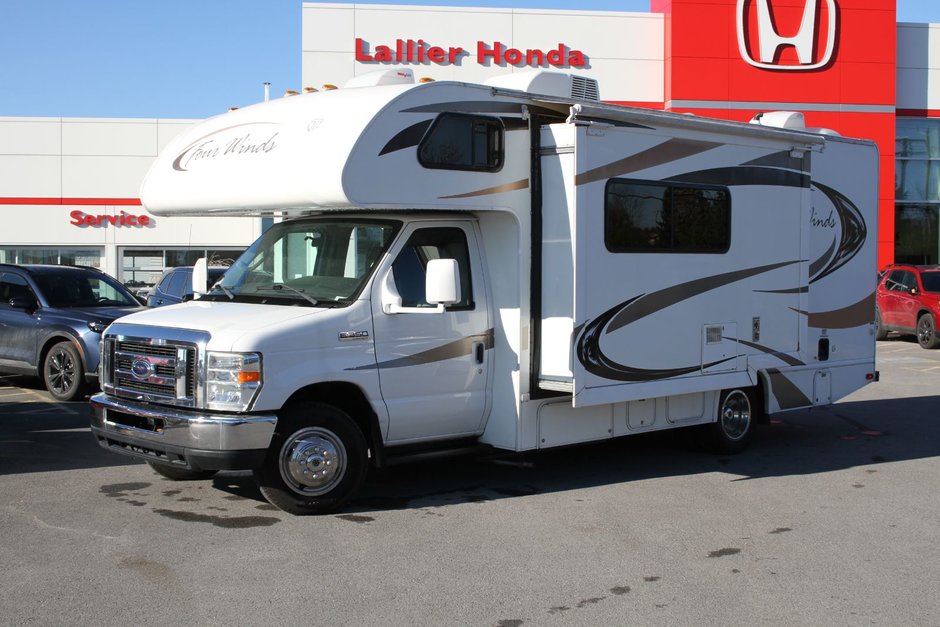 Ford E-350 Super Duty Four Winds/Thor 24C 2014 à Montréal, Québec