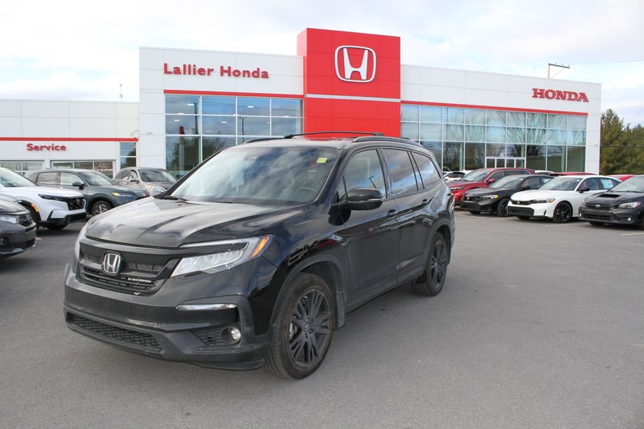 2022  Pilot Black Edition in Gatineau, Quebec