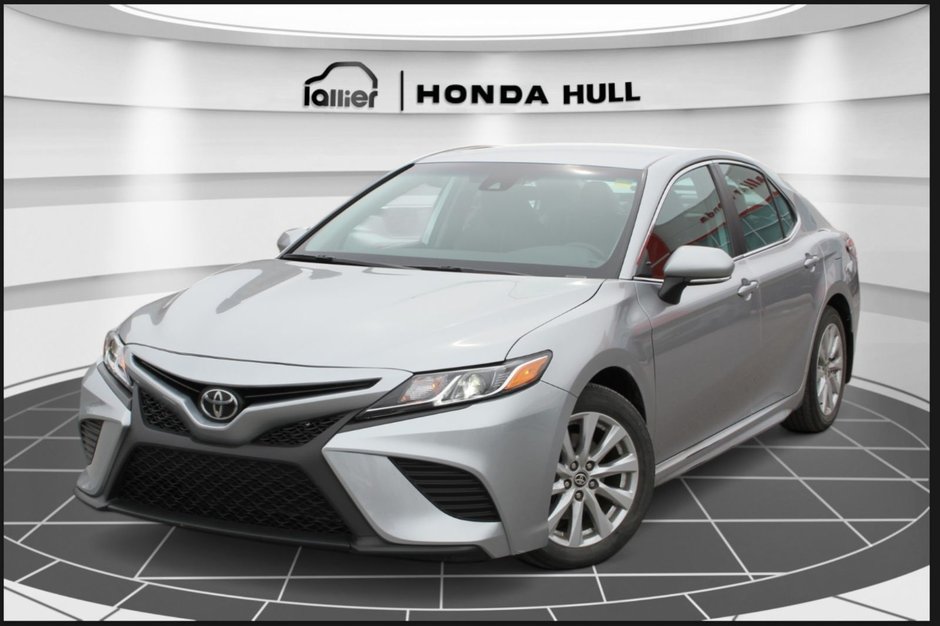 Toyota Camry SE 2020 à Montréal, Québec