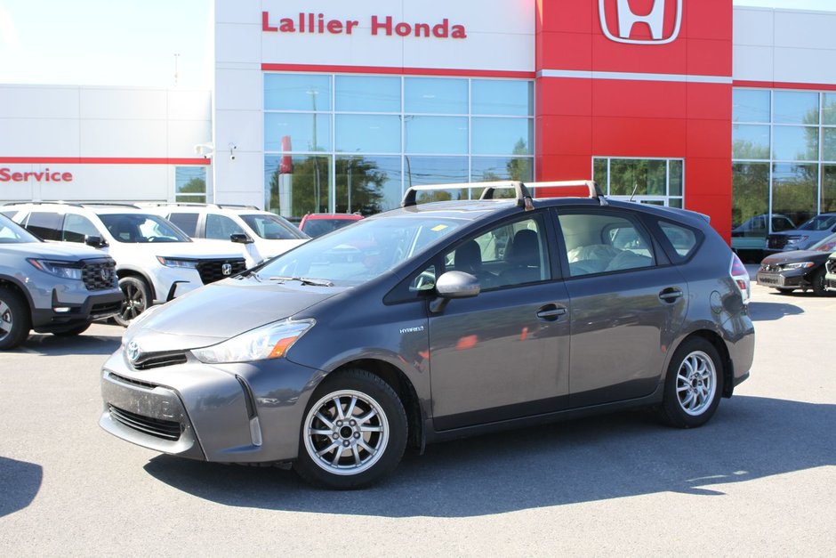 Toyota Prius V 2017 à Gatineau, Québec