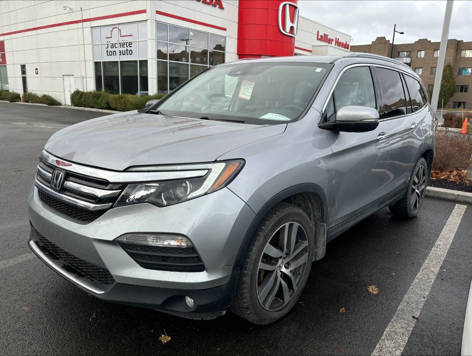 2018  Pilot Touring in , Quebec