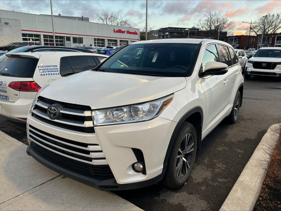 2018  Highlander LE in , Quebec