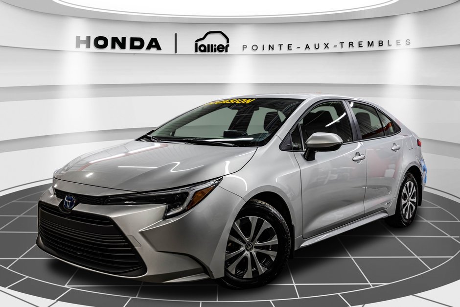 2024 Toyota Corolla Hybrid LE AWD JAMAIS ACCIDENTÉ 1 PROPRIO in Montreal, Quebec