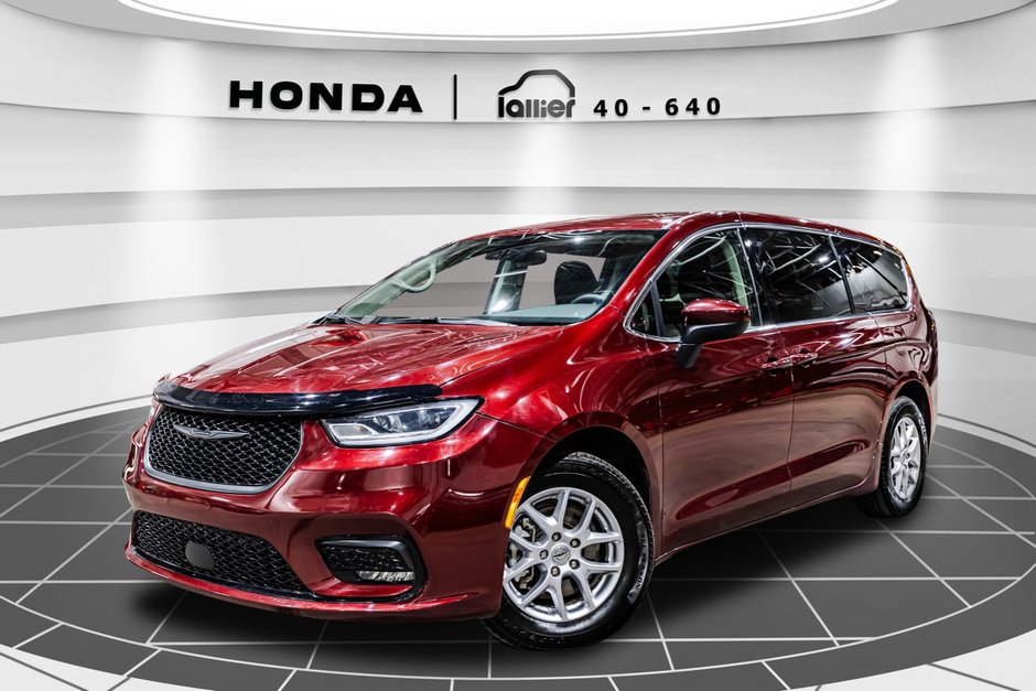 Chrysler Grand Caravan SXT 2023 à Lachenaie, Québec