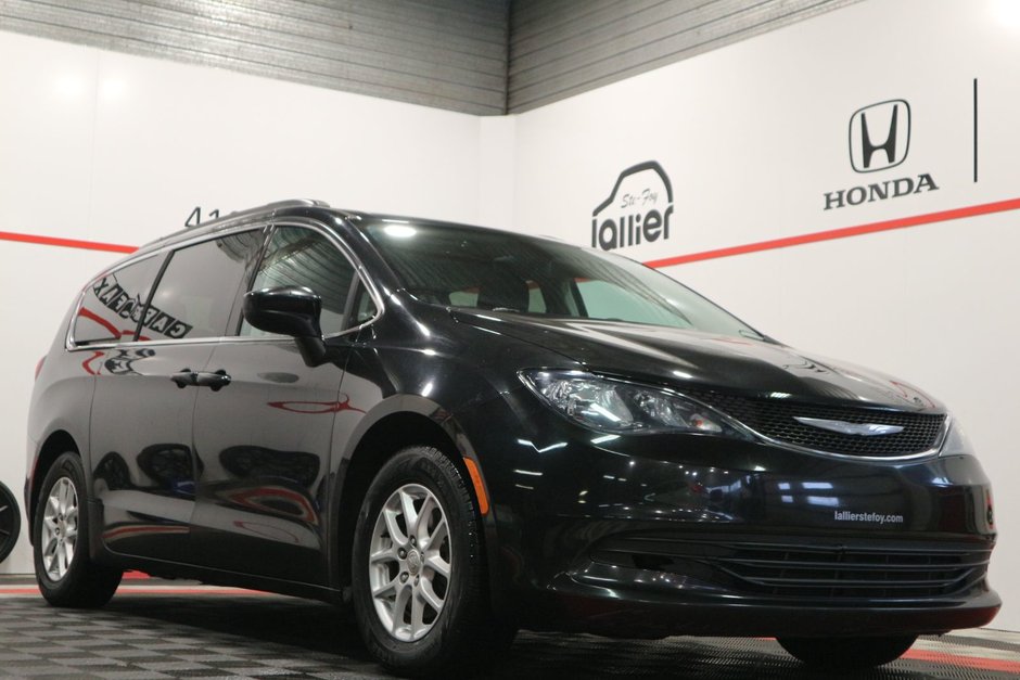 Chrysler Pacifica LX*7 PASSAGERS* 2017 à Quebec, Québec