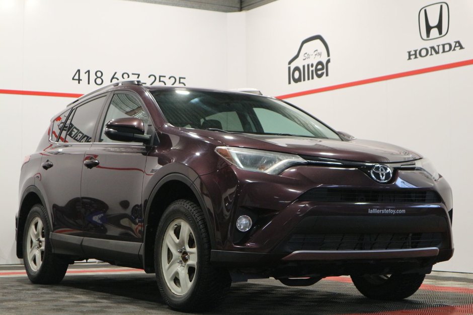 Toyota RAV4 XLE*JAMAIS ACCIDENTÉ* 2016 à Quebec, Québec