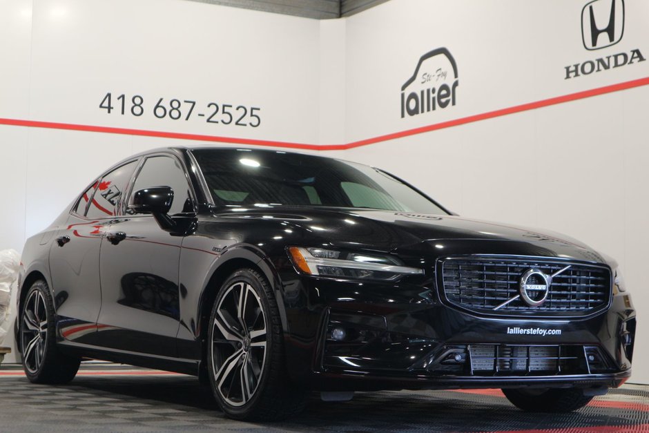 Volvo S60 R-Design*TOIT PANORAMIQUE* 2021 à Quebec, Québec