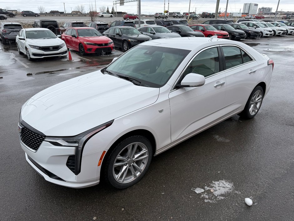 Cadillac CT4 Luxury 2022 à Montréal, Québec