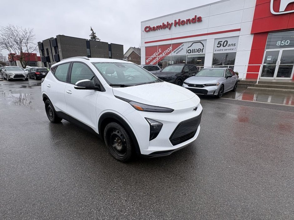 Chevrolet Bolt EUV LT 26 000 KM COMME NEUF I 8 PNEUS I CARPLAY I MAGS I SIEGES CHAUFFANTS I DEMARREUR 2023 à Montréal, Québec