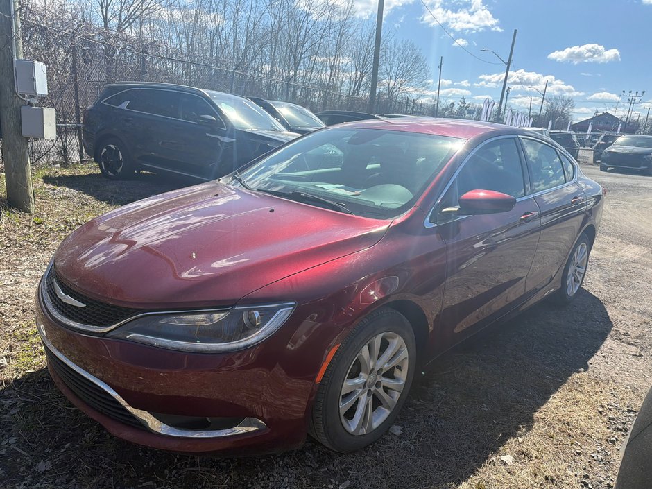 2016 Chrysler 200 Limited in Montréal, Quebec