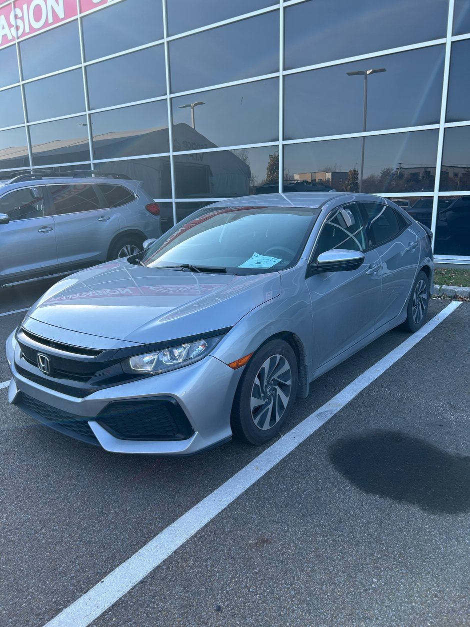 2017  Civic Hatchback LX in Montreal, Quebec