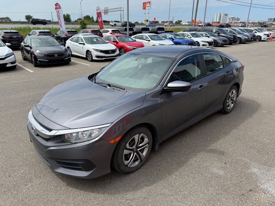 Honda Civic Sedan LX 2016 à Lachenaie, Québec
