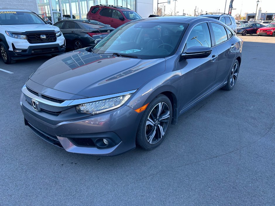 2017  Civic Sedan Touring JAMAIS ACCIDENTÉ 62 000 KM in Lachenaie, Quebec