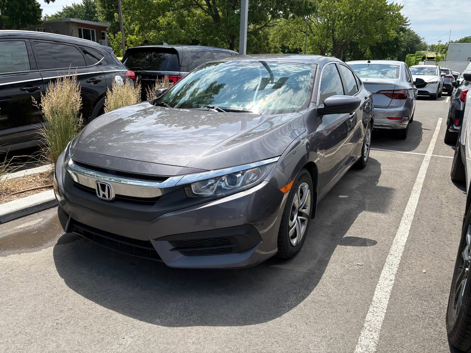2017 Honda Civic Sedan LX 73 500 KM PRATIQUE ÉCONOMIQUE in Montreal, Quebec