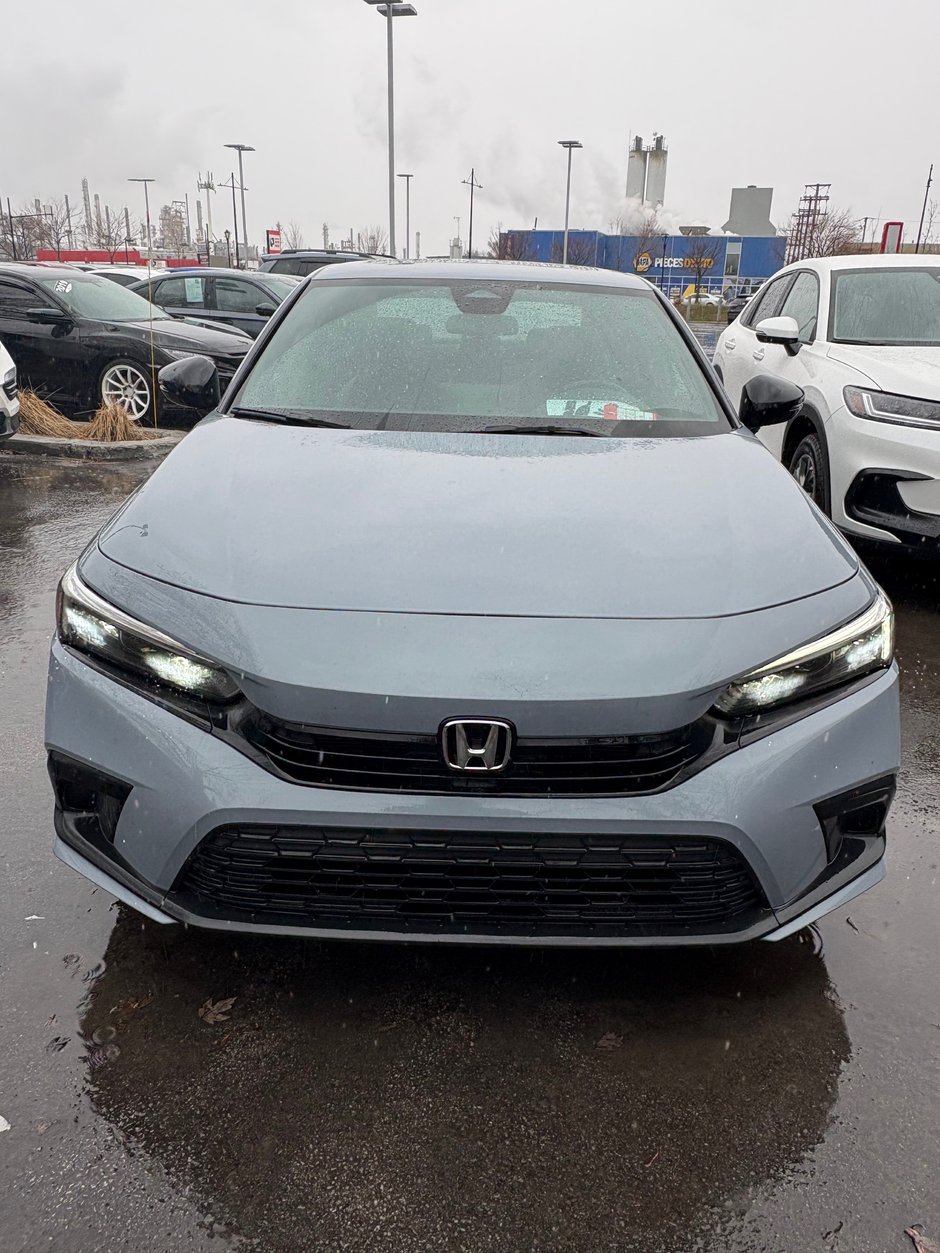 2023 Honda Civic Sedan SPORT in Montréal, Quebec