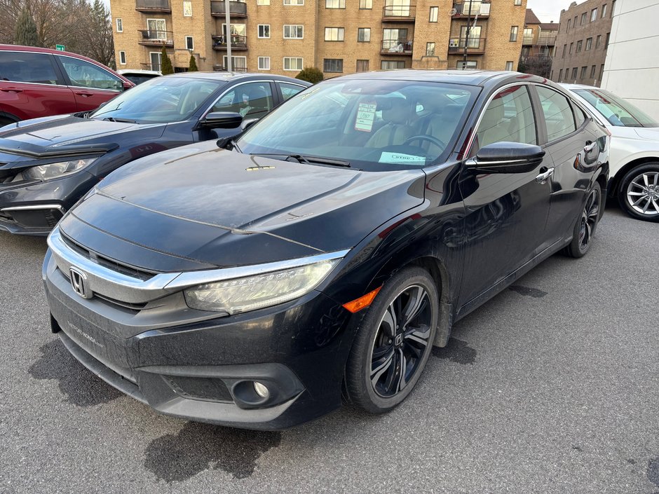 2017  Civic Touring in Montréal, Quebec