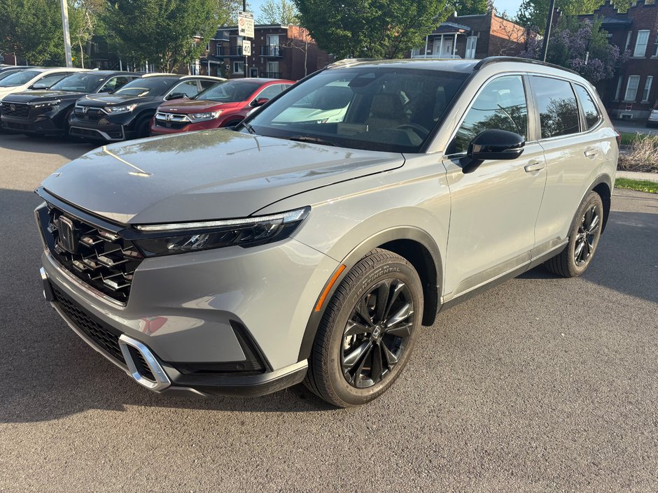 2025 Honda CR-V Hybrid Touring in Montréal, Quebec