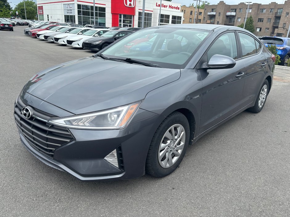 Hyundai Elantra Essential 2019 à Montréal, Québec