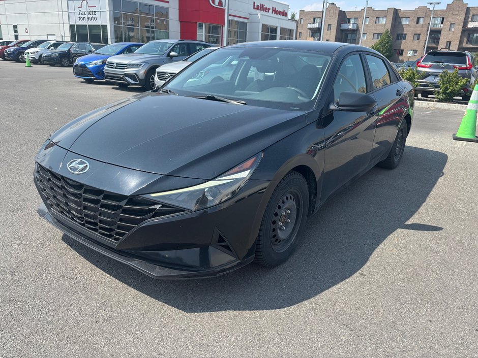 Hyundai Elantra Essential 2021 à Montréal, Québec