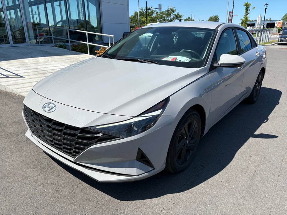 2023 Hyundai Elantra Preferred 1 proprio jamais accidenté in , Quebec