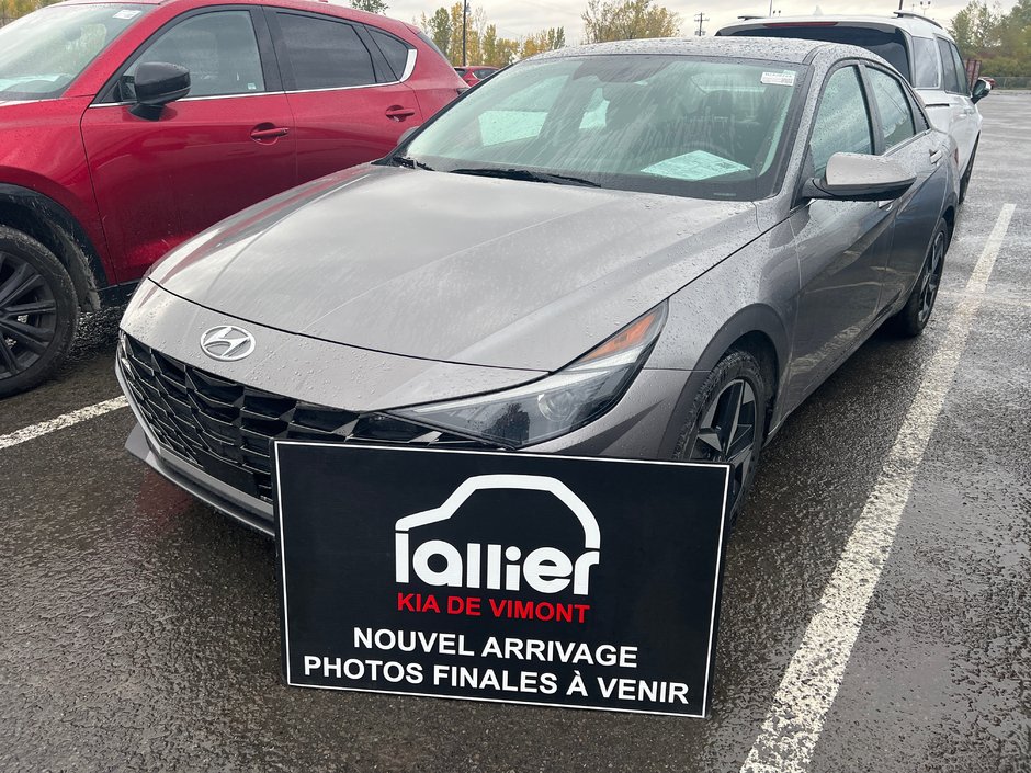 Hyundai Elantra Luxury 2023 à , Québec