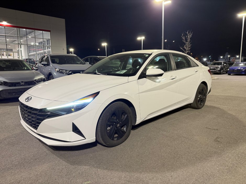 Hyundai Elantra Preferred 2023 à Montréal, Québec