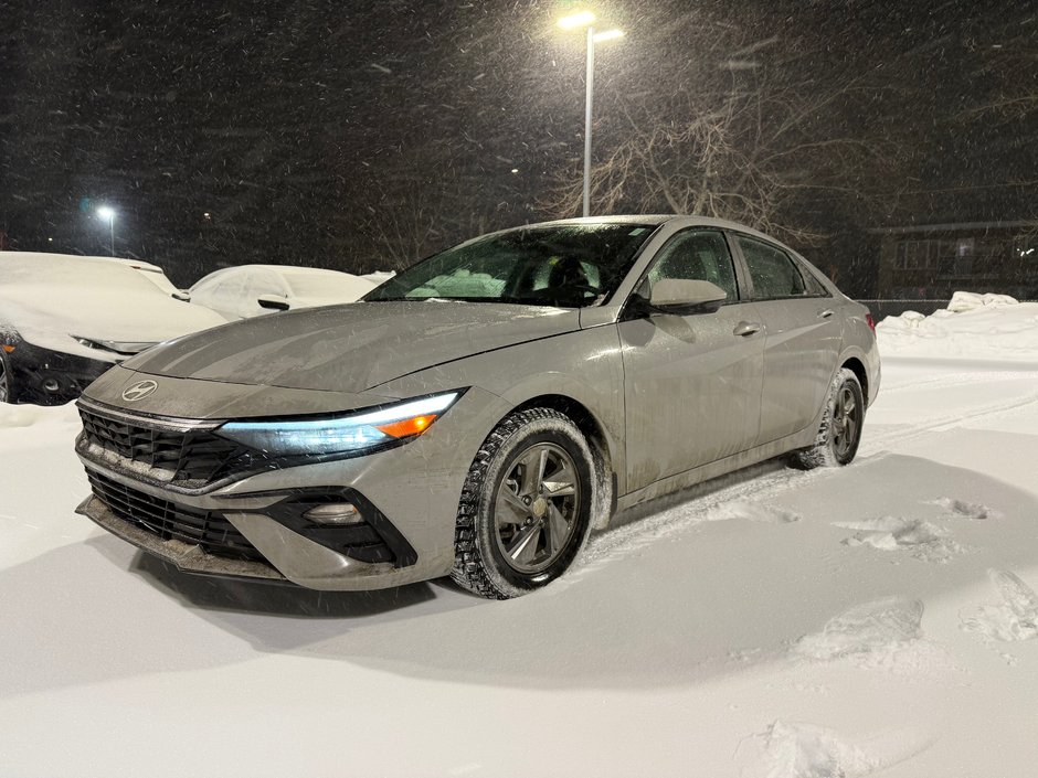 Hyundai Elantra Essential 2024 à , Québec