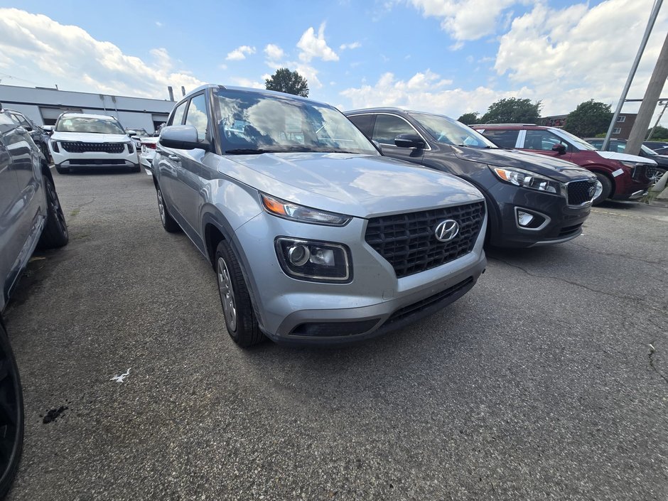 2022 Hyundai Venue Essential in Montréal, Quebec