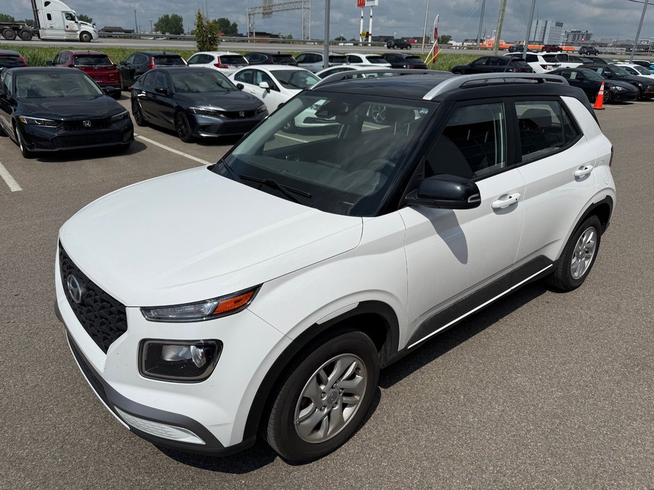 Hyundai Venue Preferred/UN PROPRIÉTAIRE/JAMAIS ACCIDENTÉ 2024 à Montréal, Québec