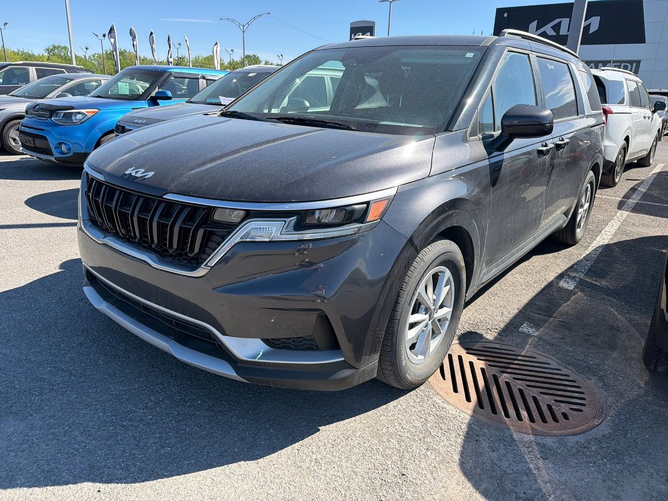 2023 Kia Carnival LX+ in Montréal, Quebec