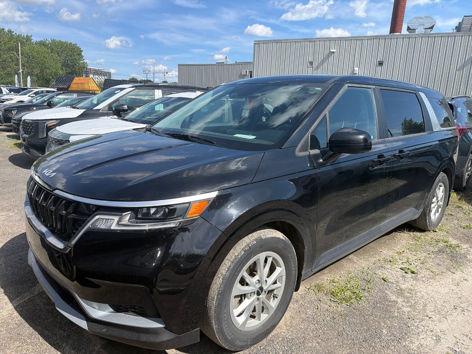 Kia Carnival LX 2023 à Montréal, Québec