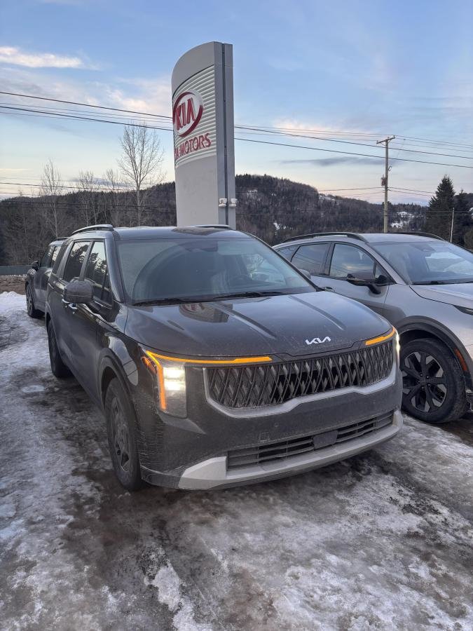 Kia Carnival LX+ TA **JAMAIS ACCIDENTÉ+GARANTIE 10 ANS/ 200 000KM** PORTES ÉLECTRIQUE** 2025 à Montréal, Québec