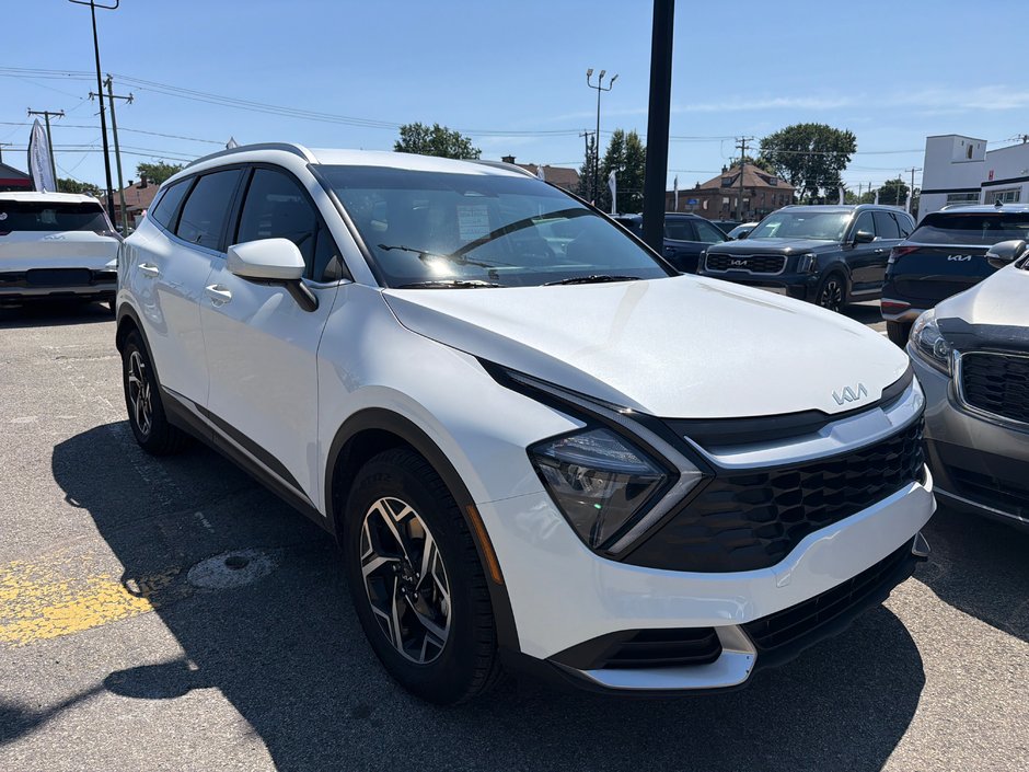 2025 Kia Sportage LX in Montréal, Quebec